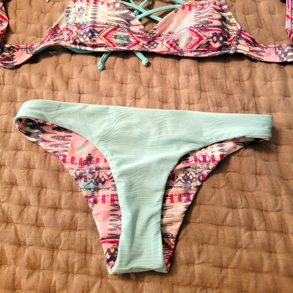 Reversible Roxy Swimsuit- size Small - Picture 3 of 3